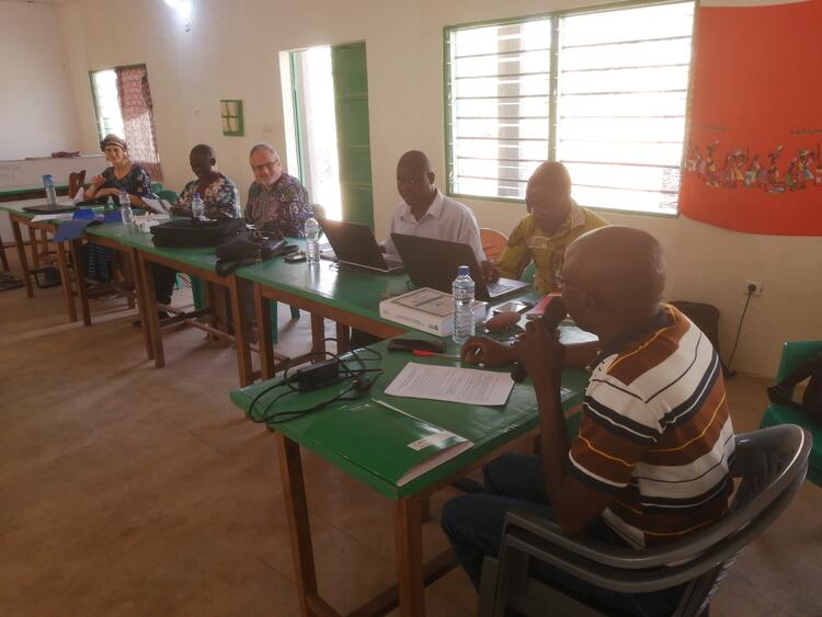 premier colloque sur la Langue parlée du Togo premier colloque sur la Langue parlée du Togo